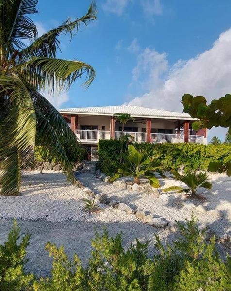 Pension Tiputa Lodge Rangiroa Exterior photo